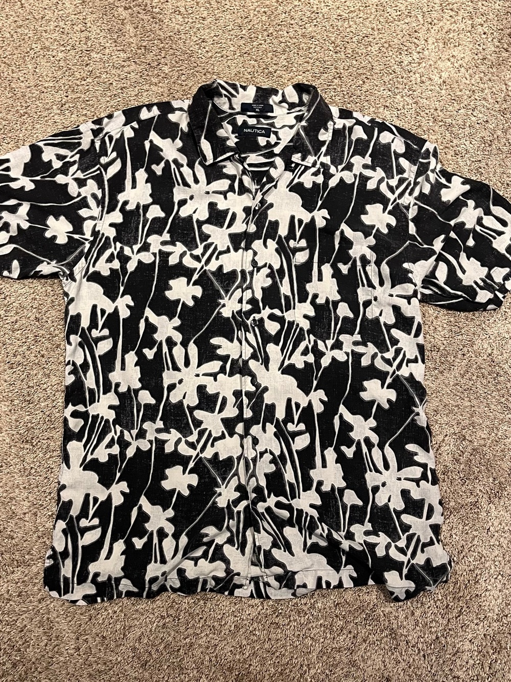 Nautica Black & White  Hawaiian 100%Silk Short-Sleeve Shirt